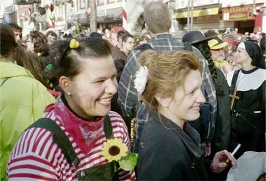 guck mal, der macht sich nackig ...