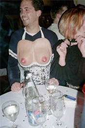 zeig doch mal die Möpse